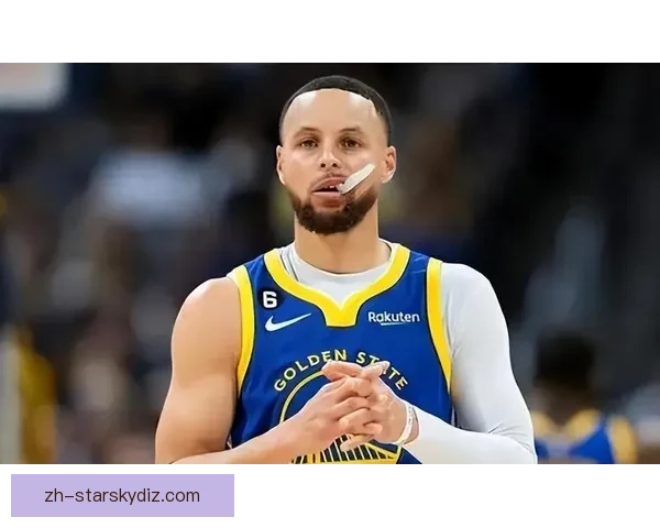 库里一瘸一拐曝光膝痛已7天